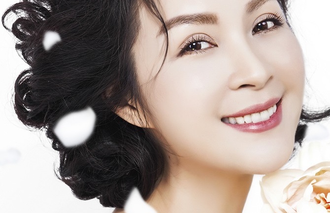 MC Thanh Mai khoe vẻ đẹp vạn người mê bất chấp thời gian